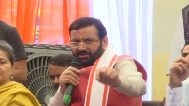 ट्रांसफार्मर लगाने में देरी, ठेकेदार के खिलाफ एफआईआर के निर्देश